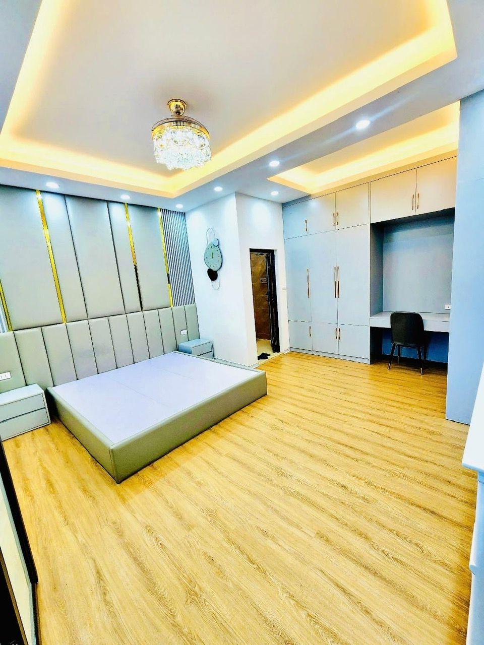 Tin được không.... Đặng Tiến Đông ngay lúc này.... Diện tích : 45m2 - 5 Tầng, 12Tỷ.