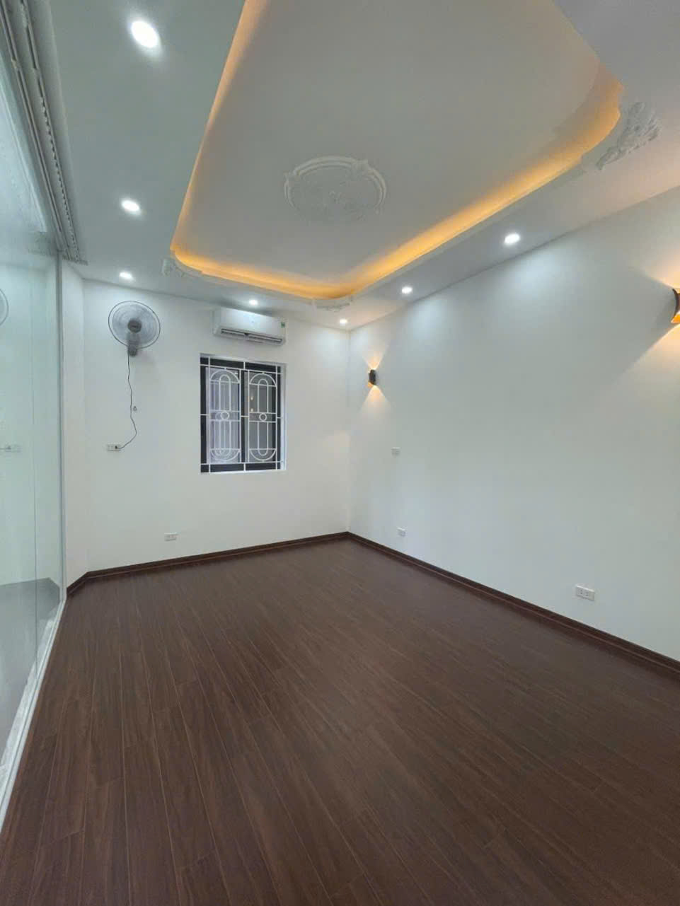 Tin được không....Bùi Xương Trạch ngay lúc này.... Diện tích : 65m2 - 4 Tầng, 12,8Tỷ.