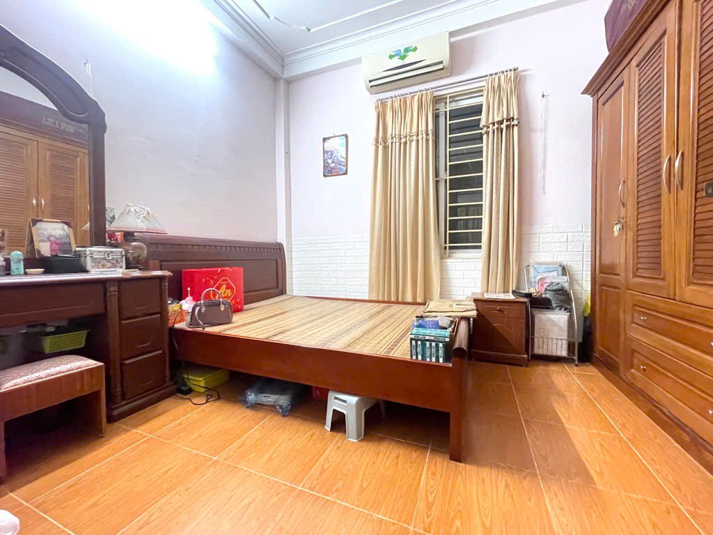 Ch.ính chủ cần bán nhà khu Bùi Xương Trạch. DT : 35m2 x 4 tầng / SĐCC