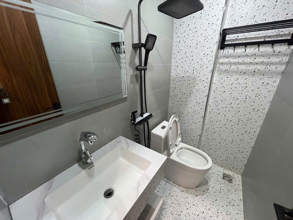 KHÂM ĐỨC - 30M - 5tầng- MT 3,2m – chỉ 6,98 tỷ