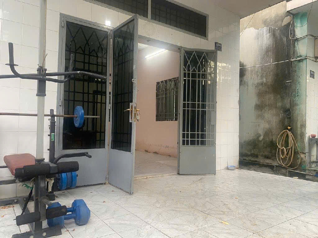 NGAY LÊ VĂN VIỆT Q.9 - ĐƯỜNG THÔNG MỌI NẺO - 99M2 - NGANG 5.5M - CHỈ NHỈNH 3 TỶ (TL)