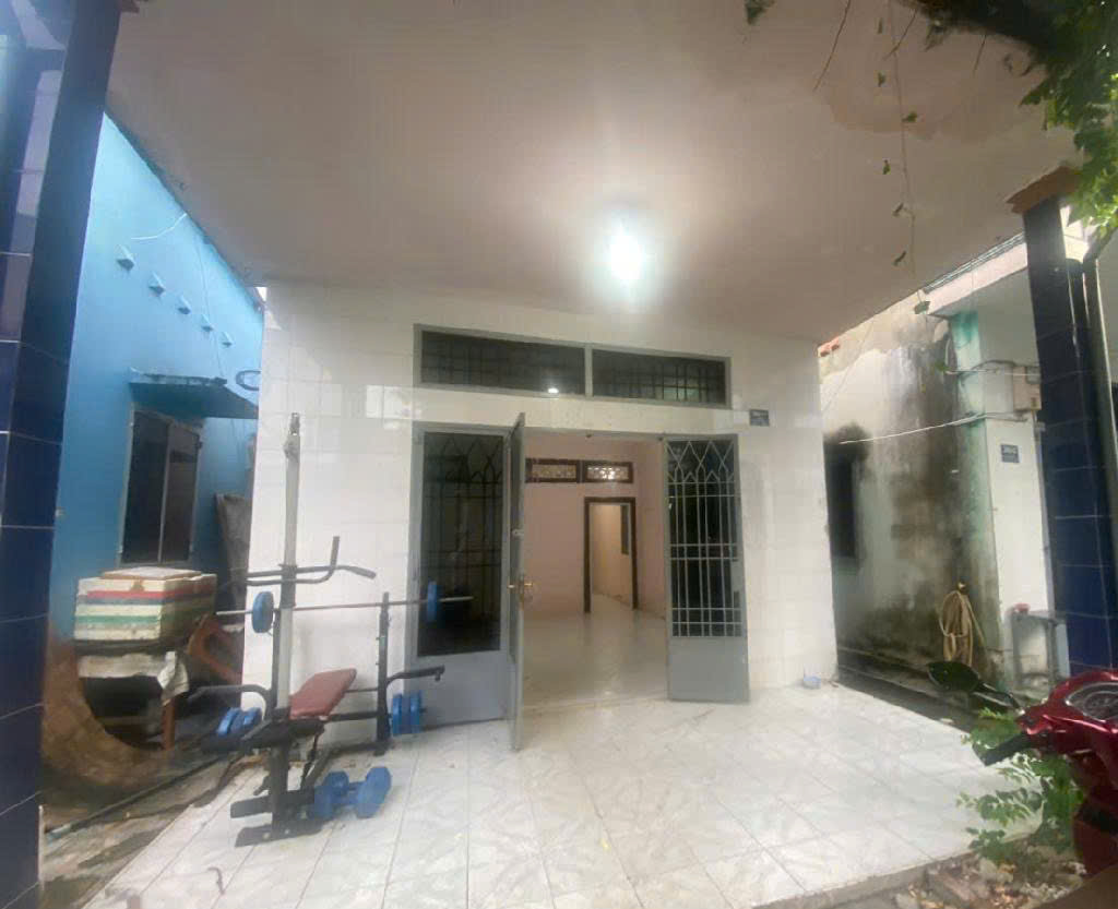 NGAY LÊ VĂN VIỆT Q.9 - ĐƯỜNG THÔNG MỌI NẺO - 99M2 - NGANG 5.5M - CHỈ NHỈNH 3 TỶ (TL)