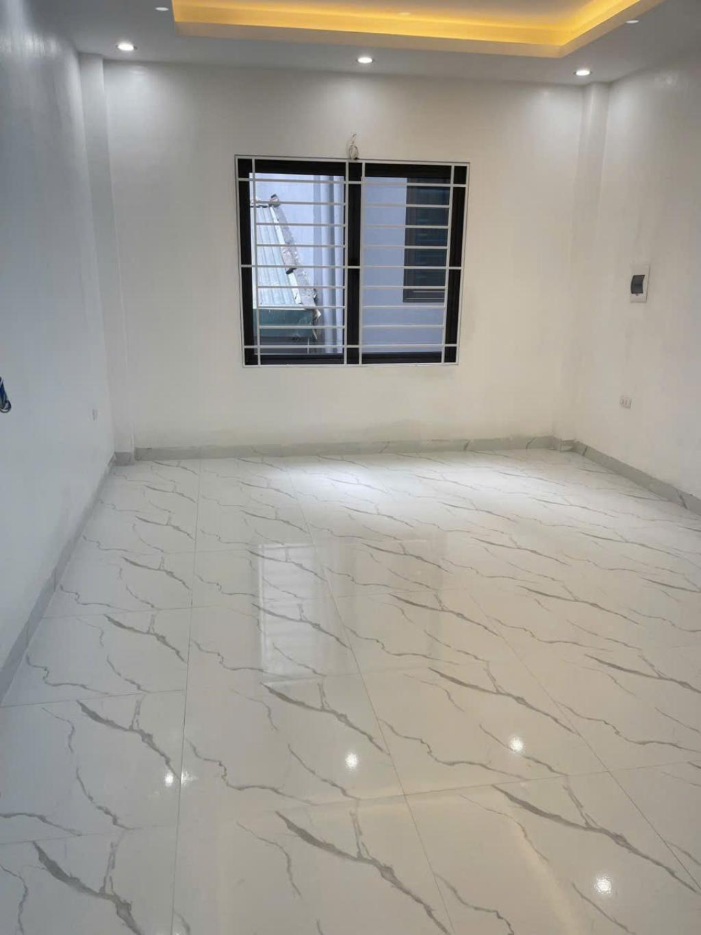 Bán Nhà Yên Xá 5 Tầng 32m2 Ngõ Thông Tứ Phía