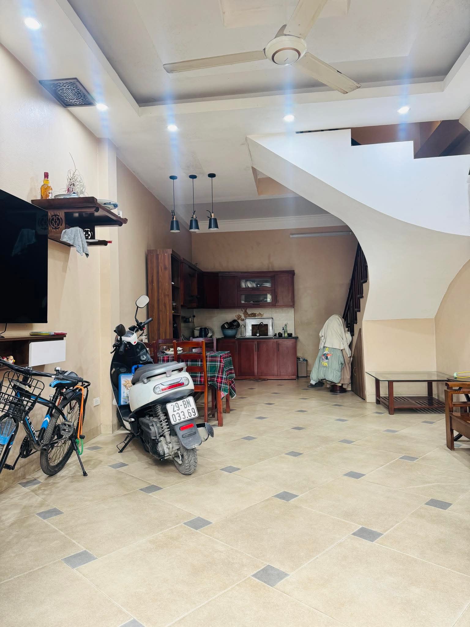 BÁN NHÀ MẶT PHỐ ĐỊNH CÔNG THƯỢNG