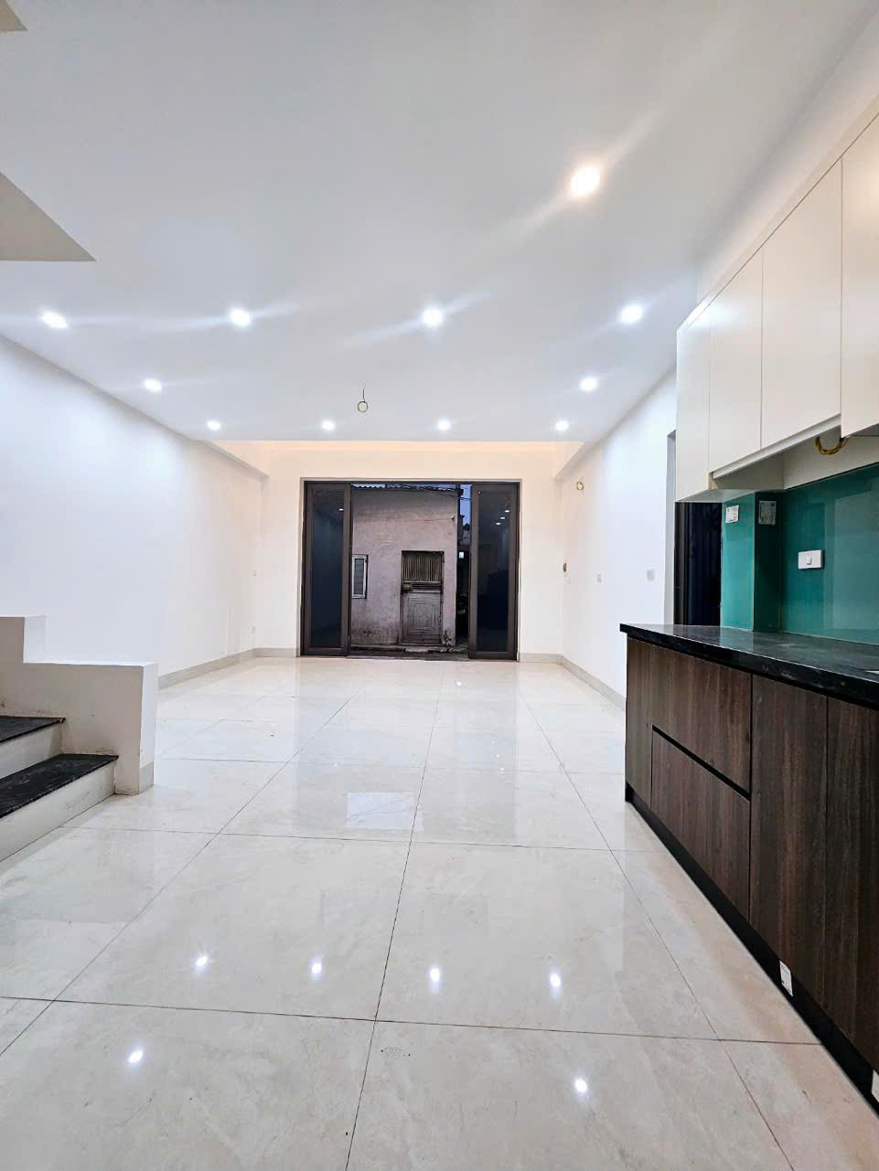 CẦN BÁN NHÀ ĐẸP 6 TẦNG - CÓ THANG MÁY - GARA Ô TÔ - PHÚC ĐỒNG, LONG BIÊN