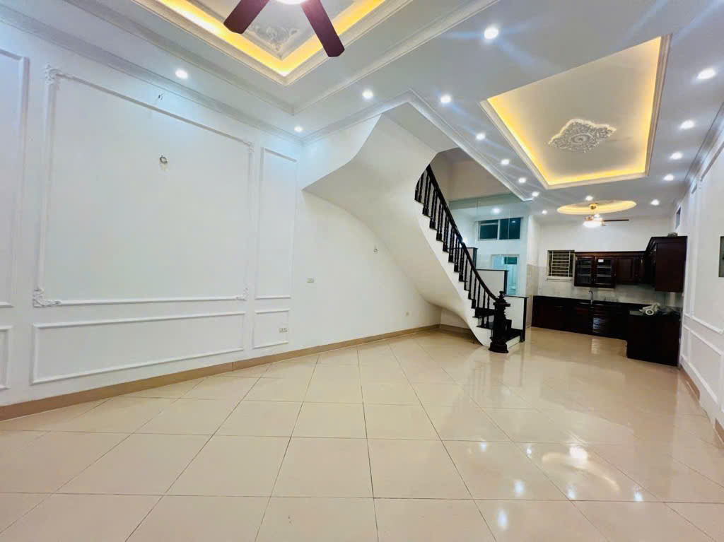 Nhà đẹp Phúc Lợi – Long Biên: 70m² x 4 tầng, nội thất đủ, hơn 7 tỷ!