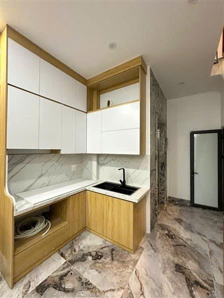 BÁN NHÀ PHỐ MINH KHAI- Ở LUÔN-THANG MÁY- SÂN CHUNG RỘNG-36M2-8.5 TỶ