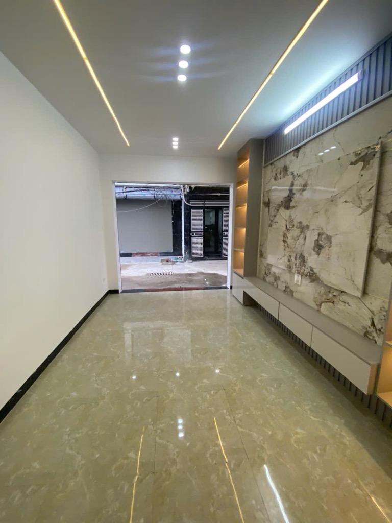 bán nhà tân mai 35m nhà đẹp ở ngay