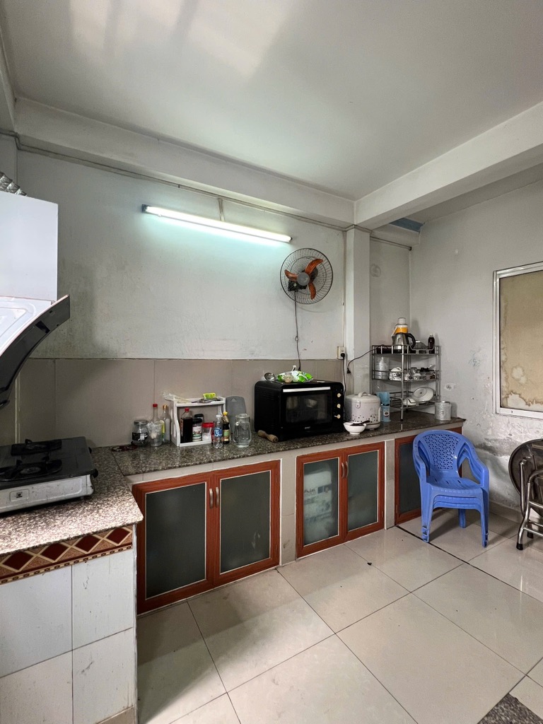 Bán nhà nở hậu Bình Long, Quận Tân Phú, DT 84m2 (4.2x21m)