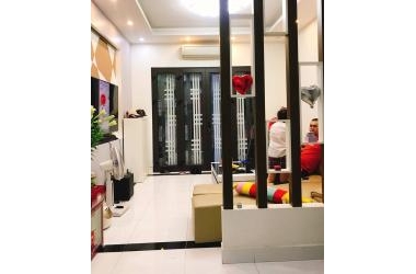 Thanh Nhàn - Lô Góc -5 tầng-Nhà đẹp, 2.9 tỷ. Chủ nhà cần bán gấp