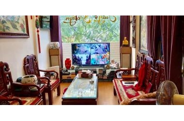 Nhà đẹp - Phố Vip - Trung tâm - Cách ô tô tránh chỉ 30m - giá 5.5 tỷ