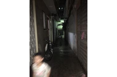 Bán nhà Hoàng Hoa Thám, Ba Đình, 31m2, 4 tầng, giá 3.5 tỷ.