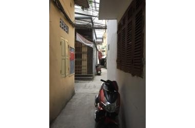 Bán nhà 50m2 x 4,5 tầng, 5 ngủ, phố Cự Lộc, gần Royal City