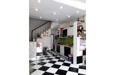 Bán nhà phố Đàm Quang Trung diện tích 35m2*4,5 tầng, ngõ ô tô 7 chỗ giá 2,5 tỷ