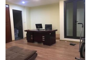 Cần tiền bán nhà phố, Hoàng quốc việt, Vị trí đẹp kinh doanh tốt. 0913781956