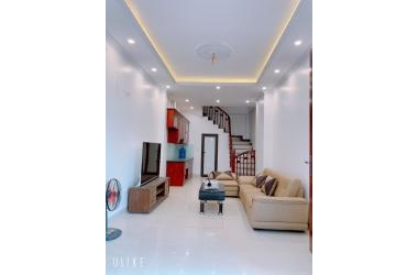 Bán nhà đẹp Phúc Đồng 32m2 x 4,5 tầng, hướng TN, ngõ 2,3m cách đường 2 ô tô tránh chỉ 20m