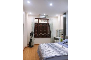 Cần tiền, bán nhà ĐƯỜNG LÁNG,nhỉnh 6ti.cho thuê 25tr/th. CALL 0913781956
