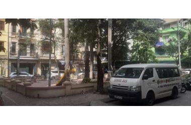 Bán biệt thự Nguyên Hồng, phân lô, view vườn hoa, ô tô để vài chục cái, 90mx5T