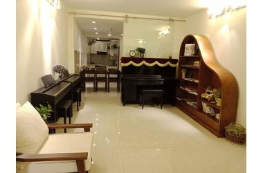 Bán nhà, Nguyễn khánh Toàn, lô góc, thang máy, 6.5TỈ. CALL 0913781956
