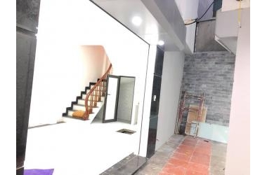 Bán nhà Mễ trì hạ, 30m, 5 tầng, mặt tiền 3,7m, 2,2 tỷ