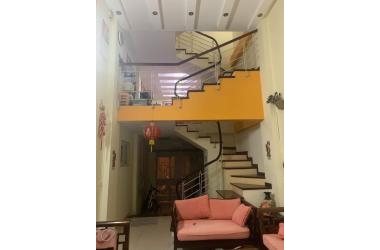 Bán nhà đẹp Cầu Giấy, về ở ngay, 38M, 5 tầng, mặt tiền 4M, giá 4,8 tỷ