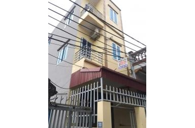 BÁN NHÀ GẤP TAM HIỆP, THANH TRÌ 50M2x3T GIÁ 2.2 TỶ, LH: 0842063837.