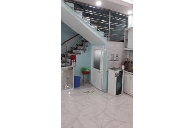 Bán nhà Ngọc Lâm 40m2, lô góc, 4T, giá 2.45 tỷ