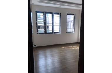 Bán nhà Đội Cấn Ba Đình 40m2*5T. Giá 4.75 tỷ