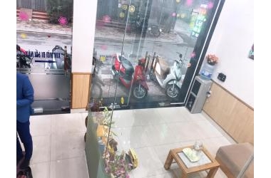 Vỉa Hè! Kinh Doanh Đỉnh! Bán nhà Huỳnh Thúc Kháng 40m, 5 tầng. 6.5 tỷ