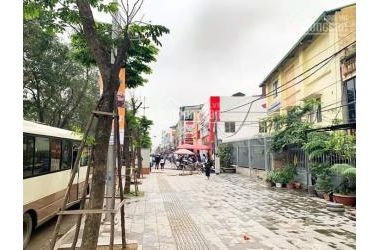 . Bán 70m2 đất phân lô mặt đường Lớn Phạm Văn Đồng , Bắc Từ Liêm