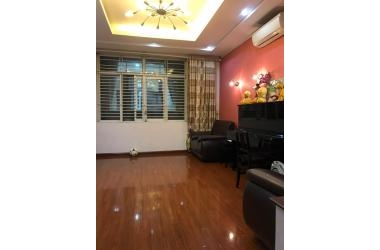 Bán nhà Cầu Giấy_Lô góc 3 mặt thoáng_Ngõ thông_Giá 5,2 tỷ