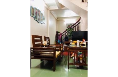 Bán nhà quận Thanh Xuân cách phố 1 nhà 40m2 , 4PN giá chỉ hơn 2 tỷ LH: 0903409888
