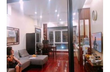 Bán nhà Bạch Mai 65m2 x3T MT:5.3m, giá 5.3 tỷ.