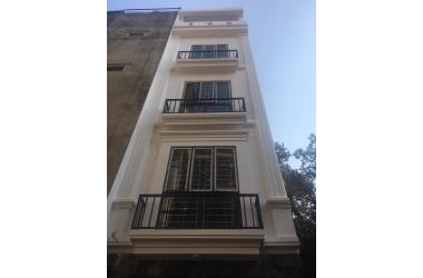 Bán nhà đường Hoàng Mai 30m2x5T, MT:3.5m, giá:3 tỷ.