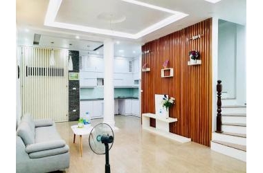 Bán nhà Thịnh Quang 70m2x4T, MT: 4.2m, giá: 4 tỷ