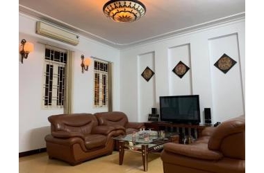 Nhỉnh 5 tỷ! Bãi gửi ô tô gần nhà! Ô tô đỗ cửa! Bán nhà Láng Hạ 45mx5T