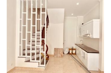 Bán nhà mới đẹp hiện đại phố Đức Giang ô tô đỗ cửa, 30m2 5T, giá 2,3 tỷ ngõ rộng 4m. LH 0914791473