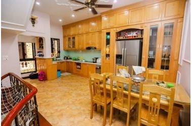 Bán gấp nhà ngõ 376 Đường Bưởi diện tích 57/70T2 x 5 tầng, mặt tiền 5.7m, giá 10.9 tỷ