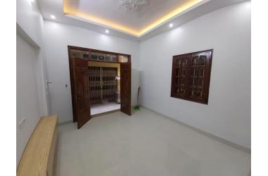 Bán nhà Đường Láng 36m2x5T,MT: 4.2m giá 3.7 tỷ
