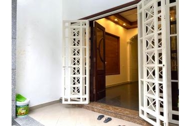 Bán nhà đẹp, đầu phố Tam Trinh, HBT, 42m2x4tầng, MT 4.2m, chỉ 3.35 tỷ. Lh: 0904531388.