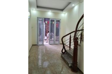 CHÍNH CHỦ CẦN BÁN GẤP NHÀ ĐỊNH CÔNG  HẠ, HOÀNG MAI, 38M2, 5T, MT 3,5M GIÁ 2.45 TỶ LH : 0979710482