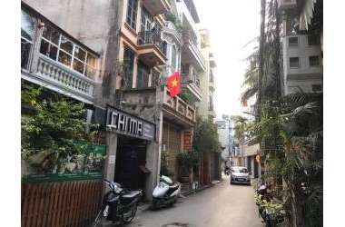 Bán nhà Hoàng Quốc Việt 58m2 x 5 Tầng, GARAGE, MT5m, 7.9 TỶ