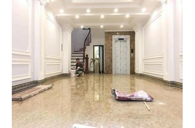 Bán nhà ngõ 112 phố Chùa Láng, 80m2, 16,5 tỷ, có gara, thang máy