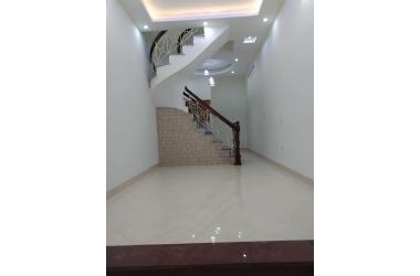 Cần tiền đầu tư nên muốn bán nhà Hoàng Mai 39m, 4T, 3.15 tỷ, SĐCC, Ô tô đỗ cách nhà 15m
