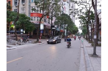 VỊ TRÍ CỰC ĐẸP - ĐẲNG CẤP NHÀ PHÂN LÔ - Ô TÔ - VỈA HÈ - DÂN TRÍ CAO - AN SINH TUYỆT ĐỈNH - VÔ VÀN TIỆN ÍCH.