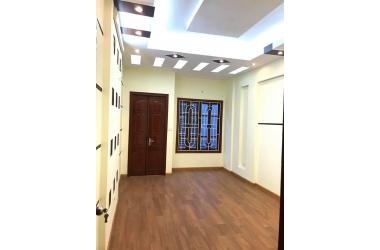 Ngõ 4m, nhà đẹp ở luôn, phố Cầu Giấy, 50m2, 4T, gần phố, 5.3 tỷ
