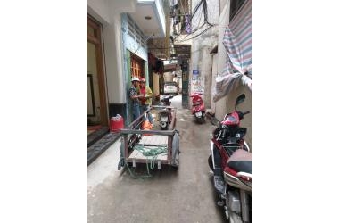 2.5 TỶ!! Bán nhà Nguyễn Khánh Toàn MT4m, 35m2 x 3 Tầng. lh 0325783838