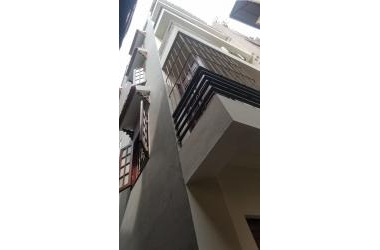 Bán nhà Hoàng Quốc Việt, lô góc, nhà đẹp, ngõ rộng, 3.7 tỷ