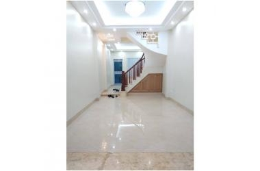Bán nhà Trần Thái Tông, nhà mới, ở luôn, 3.9 tỷ