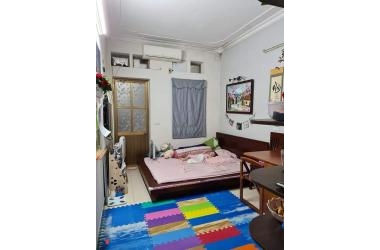 Bán Nhà Xã Đàn, Đống Đa 33m2, 4 Tầng, MT 4m, Ngõ Ba Gác, Gần Phố, Chỉ 2.4 Tỷ. 0971813682.
